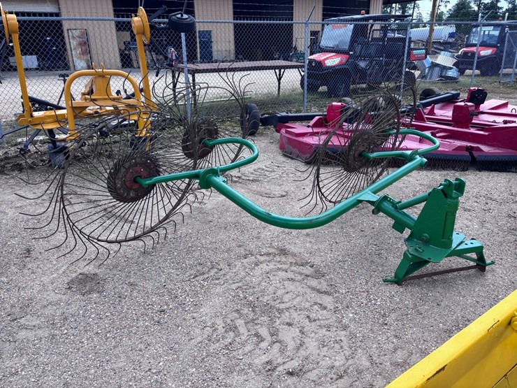 #1013-•-3-point-hay-rake-image-1