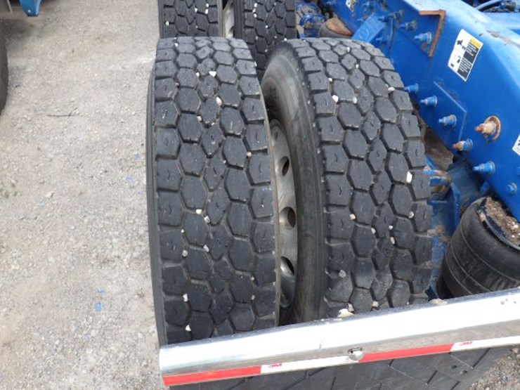 2013-peterbilt-367-image-12