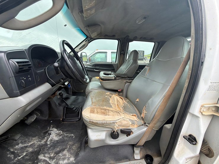 2006-ford-f350-image-19