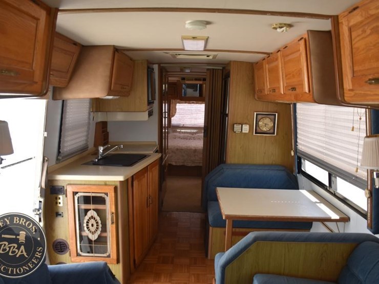1988-chevrolet-winnebago-42962-image-17