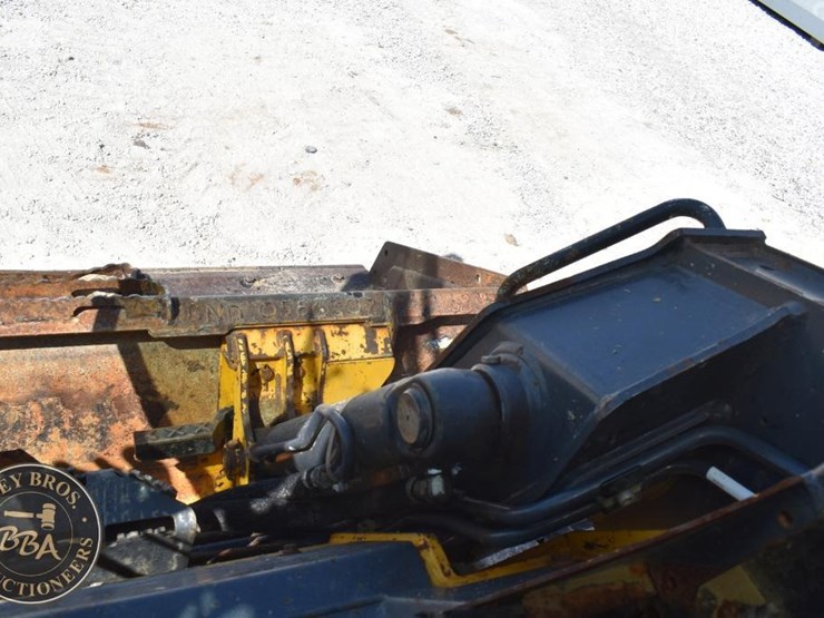 2019-deere-317g-42975-image-51