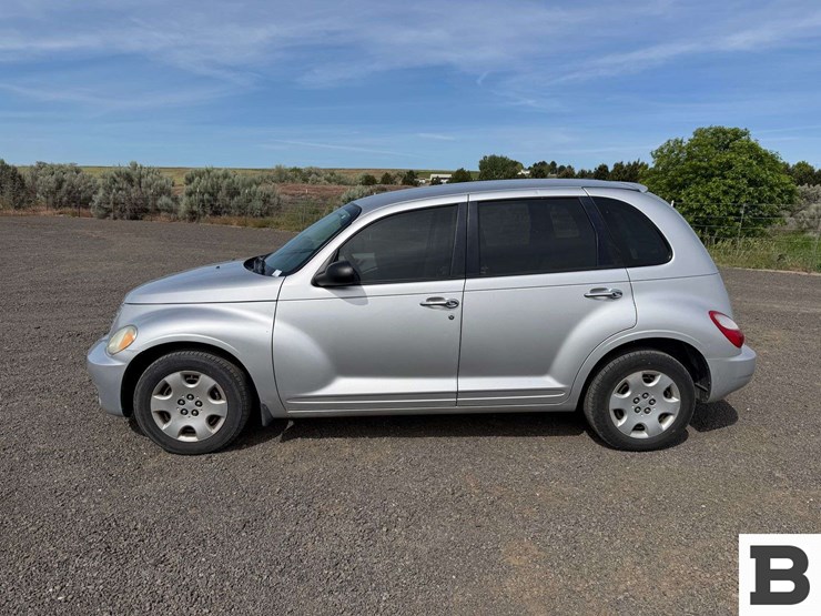 2009-chrysler-pt-cruiser-image-3