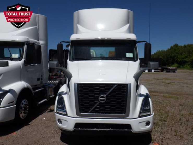 2021-volvo-vnr300-image-2