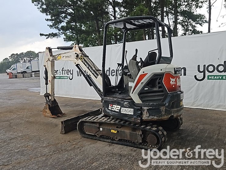 2019-bobcat-e32-image-3