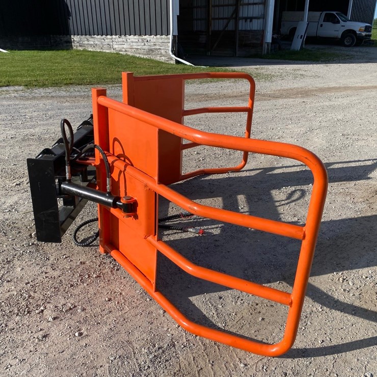 NEW - Skidsteer Bale Grabber
