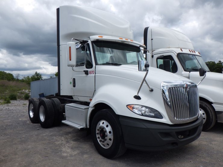 2016-international-prostar-image-3