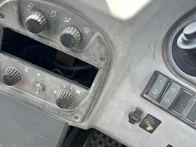 2005-terex-ta30-image-38