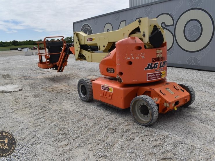 2012-jlg-e400ajpn-image-7