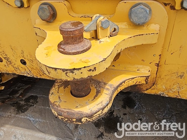 2019-deere-700k-image-19