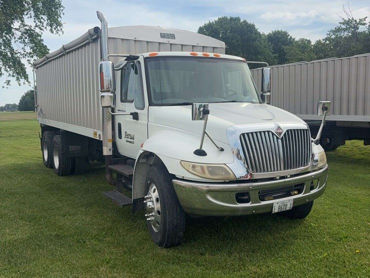 2003-international-durastar-4400-image-3