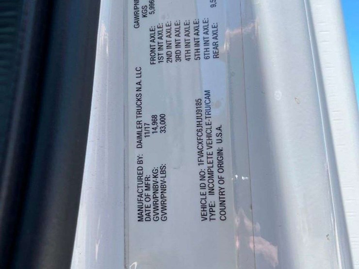 2018-freightliner-m2-106-image-14