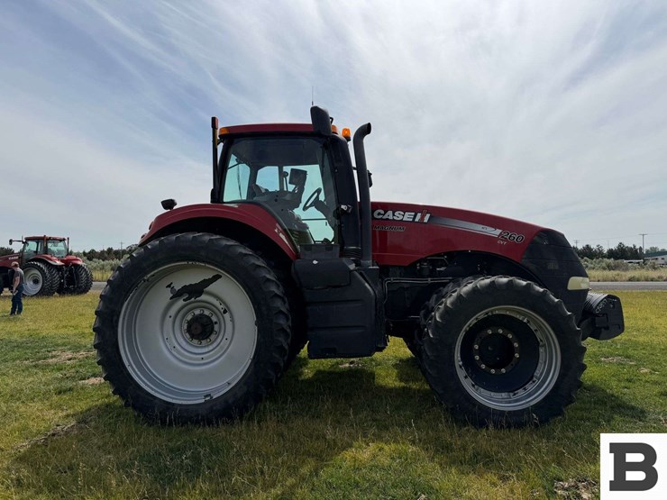 2014-case-ih-magnum-260-cvt-image-8