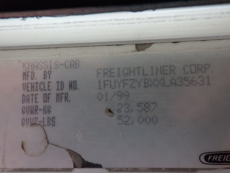 1999-freightliner-fld120-image-20