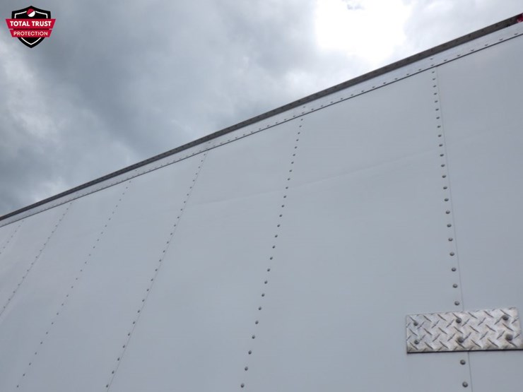 2020-freightliner-m2-106-image-9