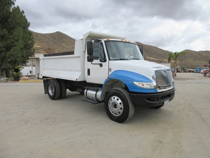 2012-international-durastar-4400-image-2