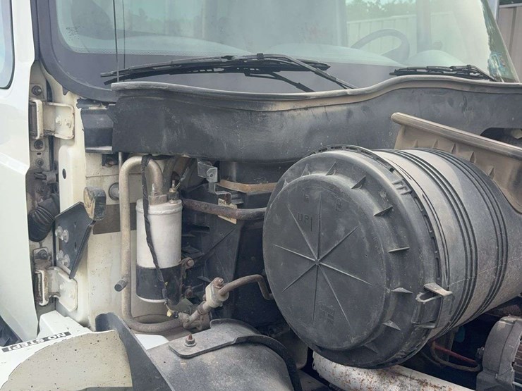 2003-international-durastar-4400-image-30