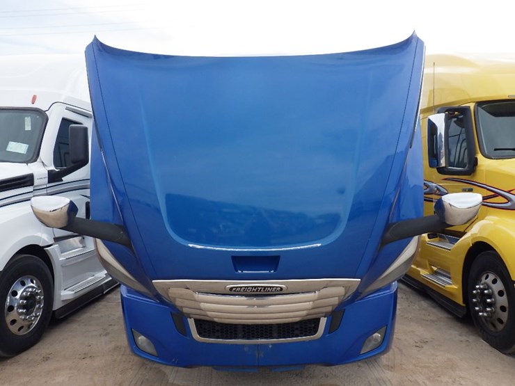 2022-freightliner-cascadia-126-image-28