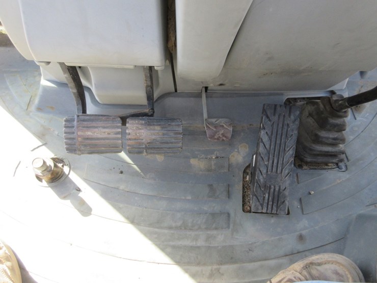 2013-caterpillar-420f-image-15