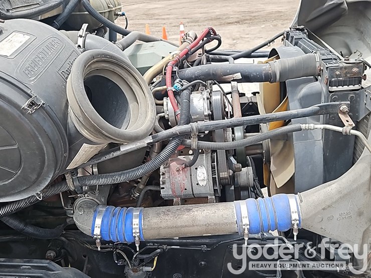 2007-freightliner-columbia-120-image-20