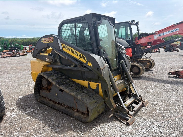 new-holland-c238-image-2