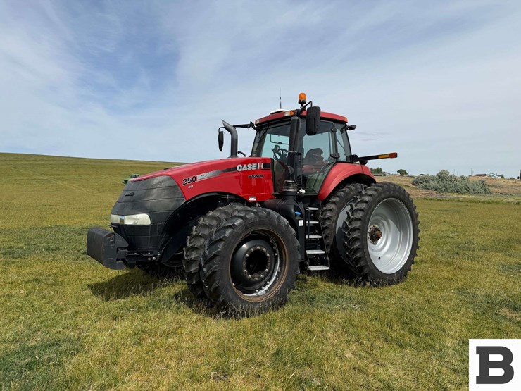 2017-case-ih-magnum-250-cvt-image-3