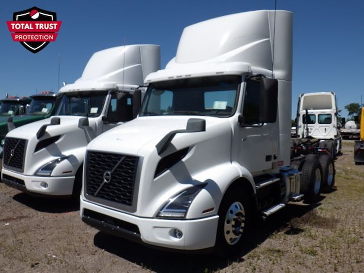 2021-volvo-vnr300-image-1