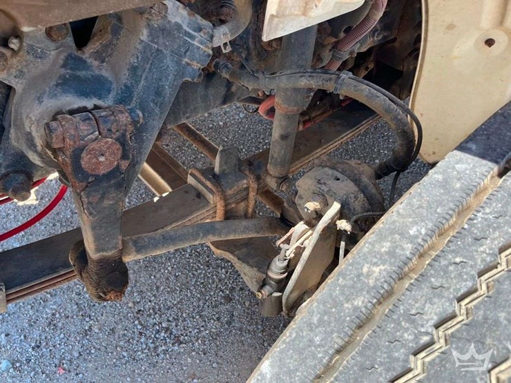 2018-freightliner-m2-106-image-9
