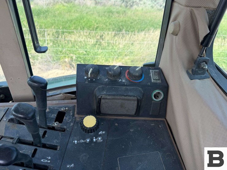 1997-john-deere-6400-image-49