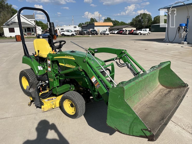 2009-john-deere-2305-image-1