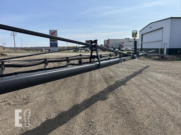 2020-john-deere-r4045-image-81