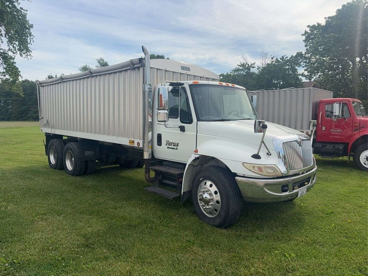 2003-international-durastar-4400-image-2