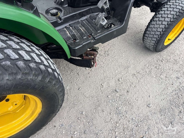 john-deere-2320-image-17
