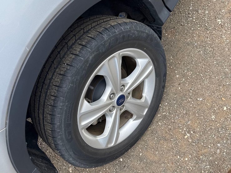 2015-ford-escape-image-18