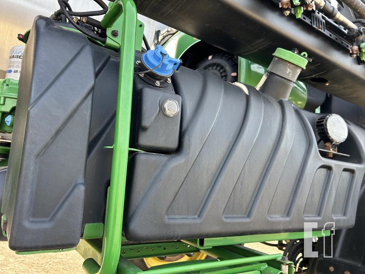 2020-john-deere-r4045-image-33