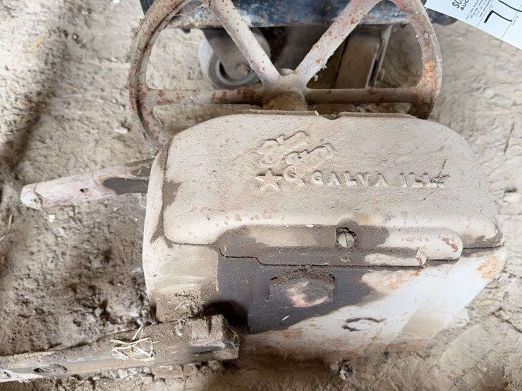 vintage-pump-jack-image-2