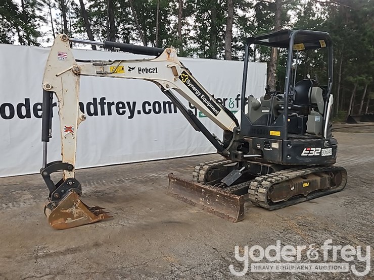 2019-bobcat-e32-image-1