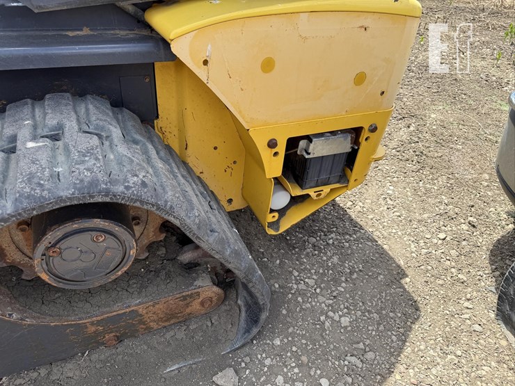new-holland-c232-image-7