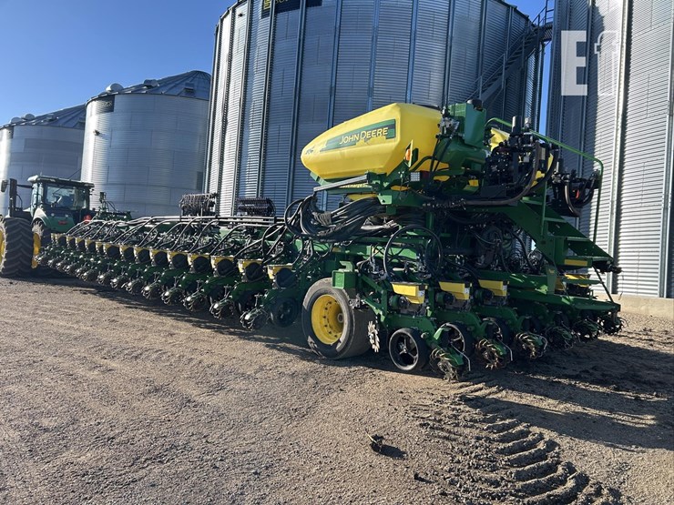 2023-john-deere-db90-image-26