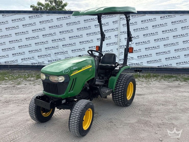 john-deere-2320-image-1