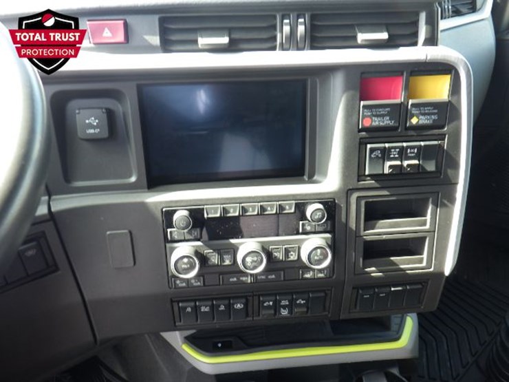 2025-volvo-vnl860-image-19
