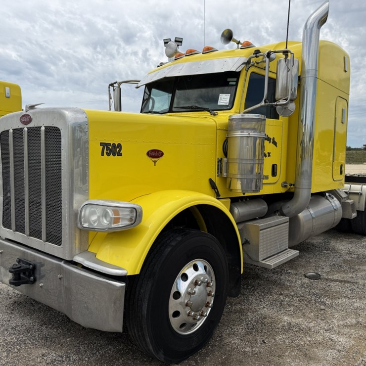 2014 PETERBILT 389