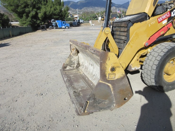 2013-caterpillar-420f-image-26