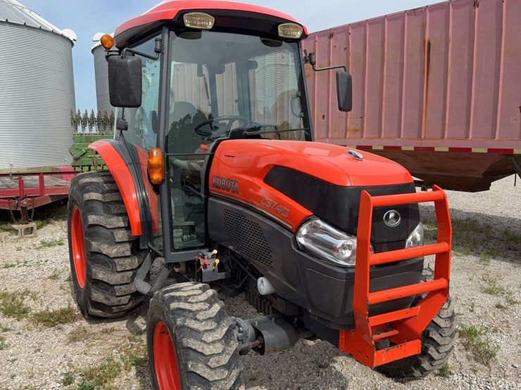 2010-kubota-l5740-image-26