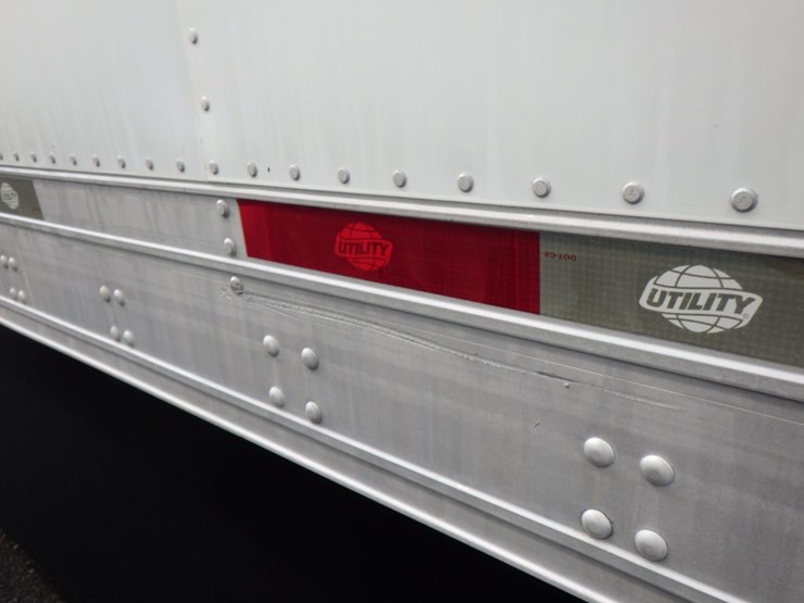 2010-utility-3000r-image-6