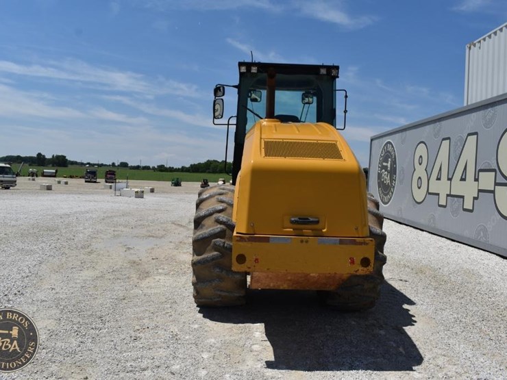 2014-caterpillar-cp56b-image-9