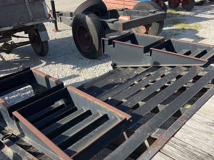 2011-sure-trac-pintle-hitch-trailer-with-rams,-twin-jacks,-st235/80r16-tires,-vin--5jwtu2523b1033735-image-7