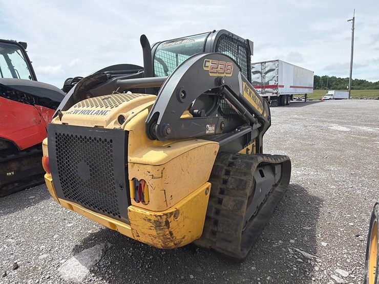 new-holland-c238-image-3
