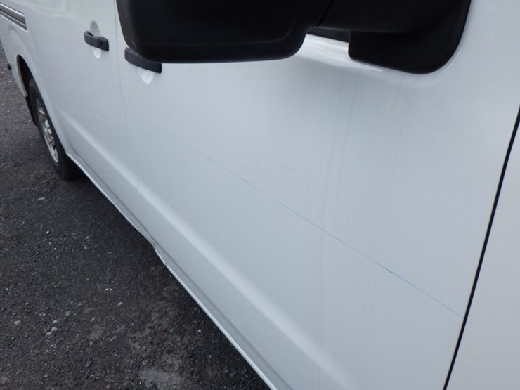 2013-nissan-nv2500-image-8