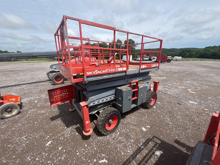 skyjack-sj8841rt-image-3