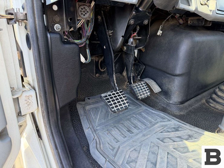 2006-international-durastar-4200-image-53